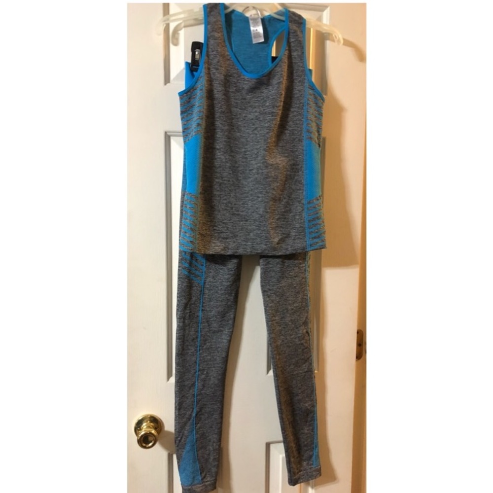 Women’s Grey/Aqua Workout Set, Size S